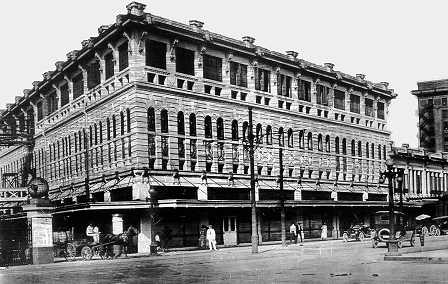 Houston Ice & Brewing Co. with horse and carriage